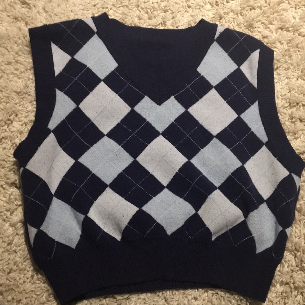Cropped plaid blue sweater vest